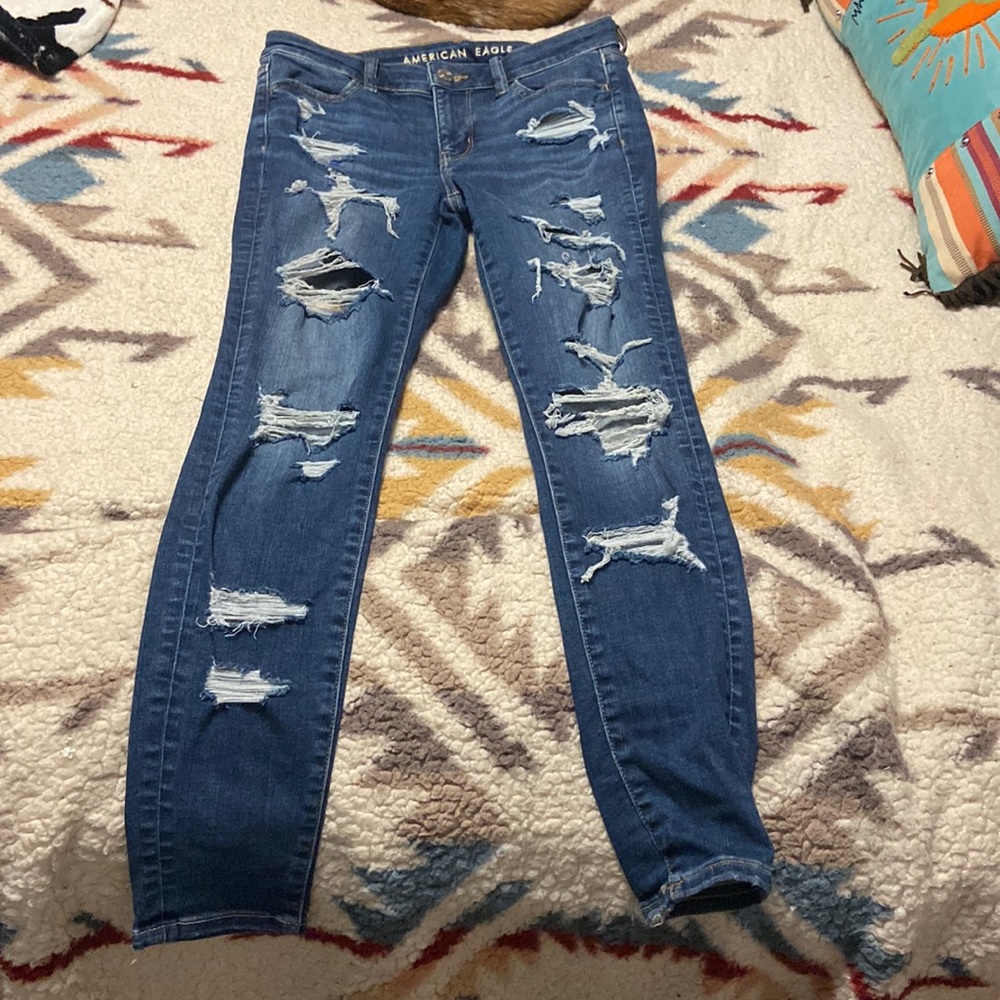 Never worn. Super comfy jeans and so cute!
